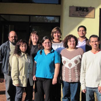 (2010, Post-terremoto) Equipo de MercyCorps facilita taller para monitores/as del Programa Consuelo para Niños/as