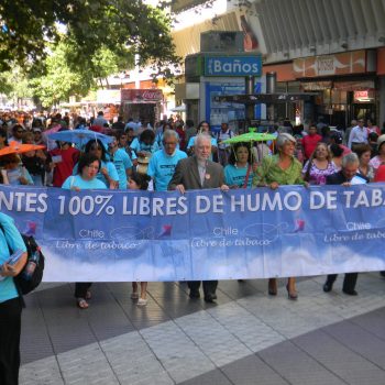 (2013) Iniciativa Chile Libre de Tabaco de moviliza en una marcha por el centro de Santiago